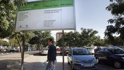 El aparcamiento de la plaza de toros tendrá 100 plazas de zona azul en lugar de las 300 iniciales