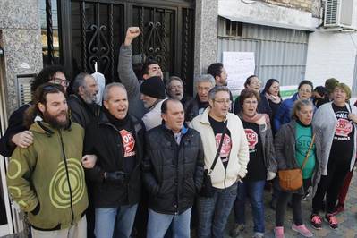 Suspendido in extremis un desahucio que dejaba en la calle a una madre y sus tres hijos