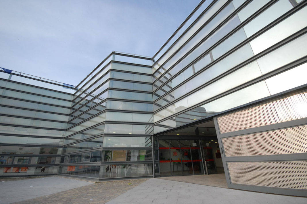 Un juez condena a una constructora a devolver 1,2 millones por las grietas de un centro cívico