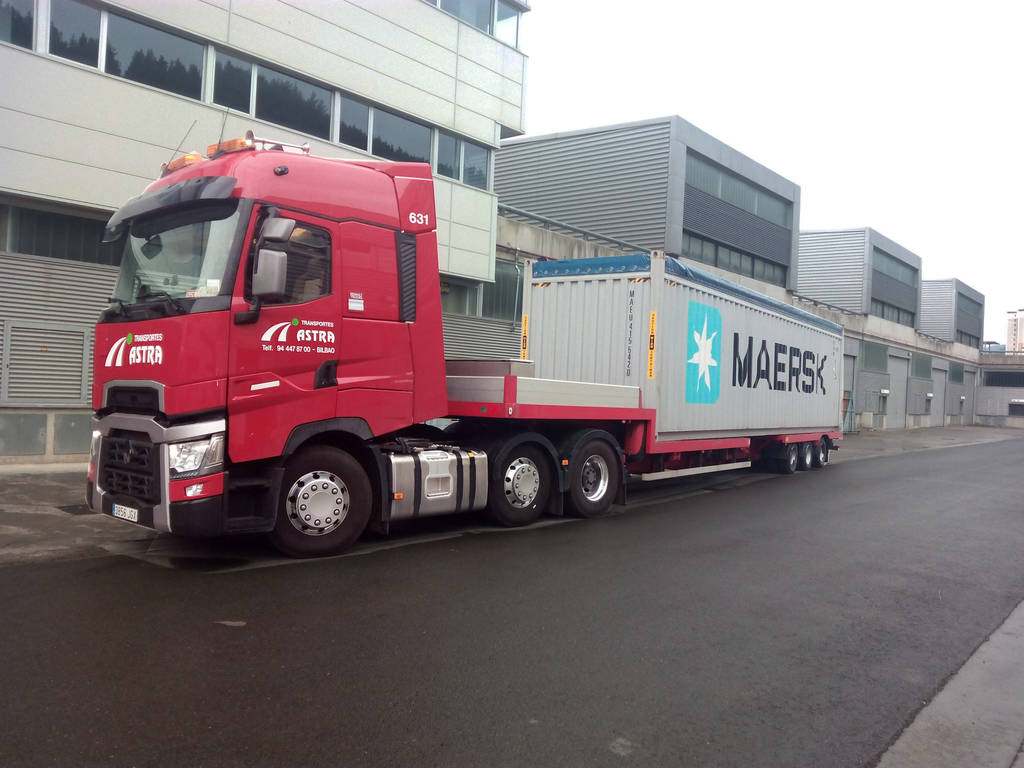 camion_astra_cielo_oscuro.jpg